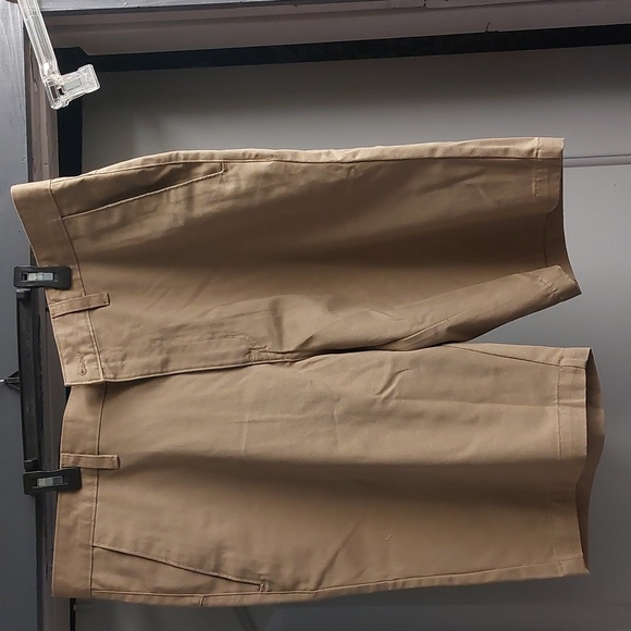 Volcom Other - Volcom Shorts  Sz 36 NWOT    BUTTON MISSING